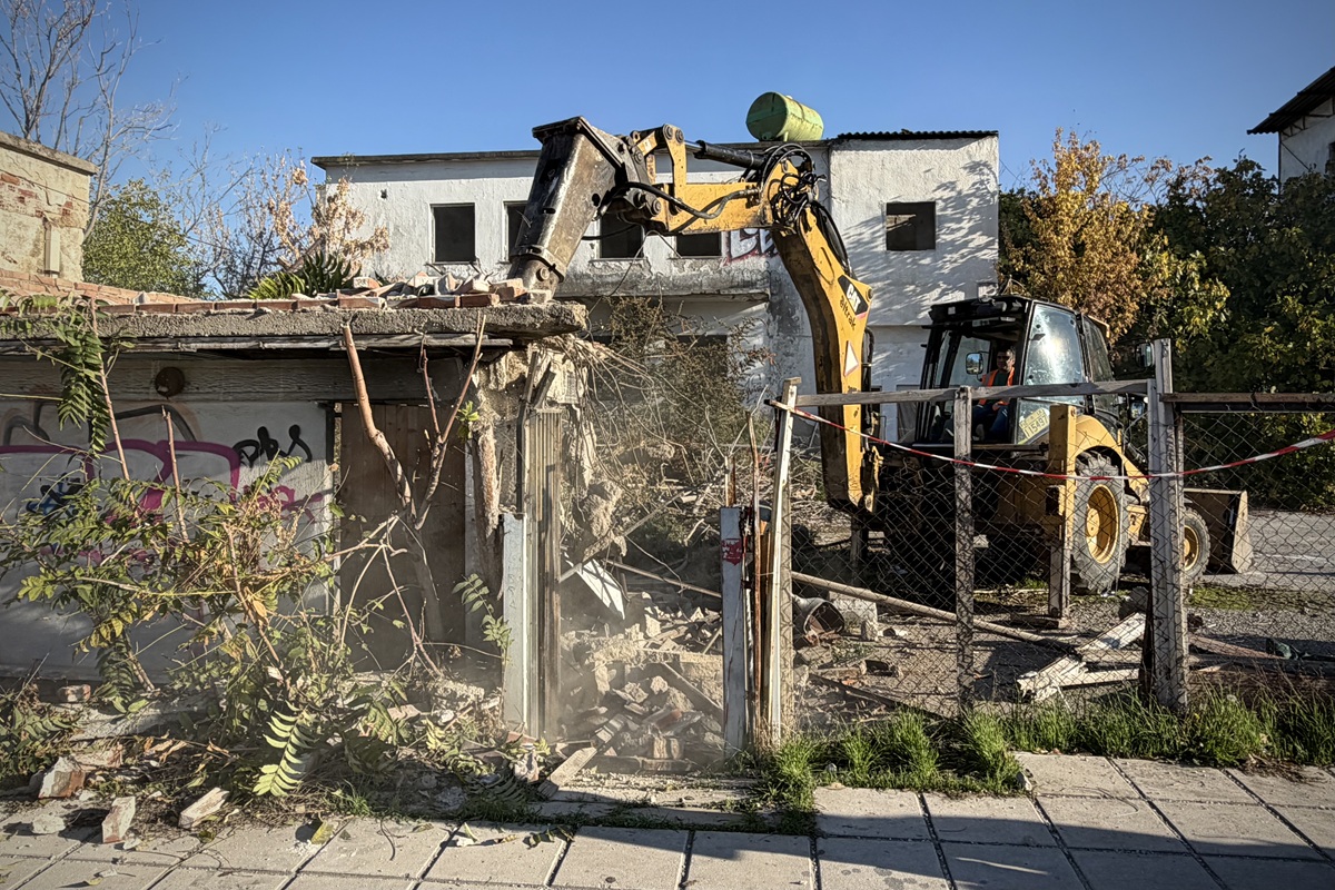 κατεδάφιση αγνό