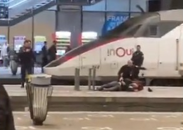 Επίθεση με μαχαίρι σταθμός τρένου Παρίσι