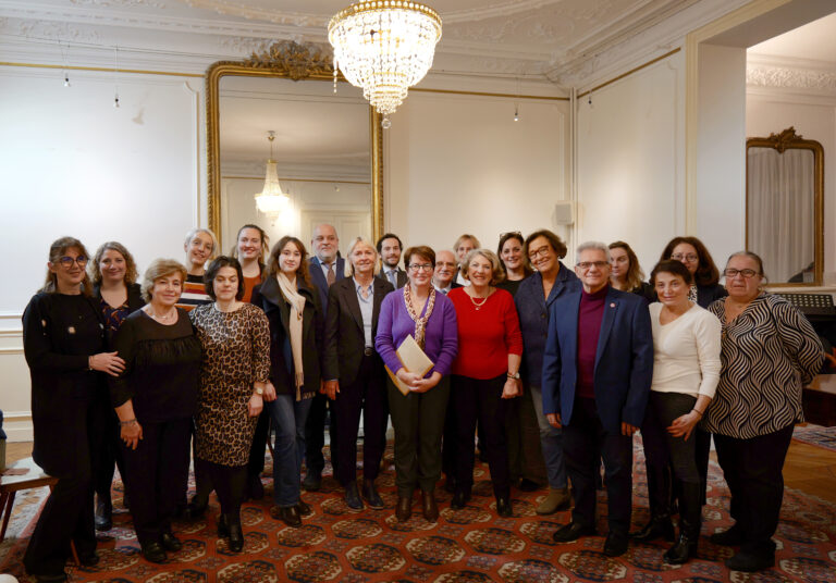 Παρίσι επίσκεψη της Μαριέττας Καραμανλή στην Ελληνική Κοινότητα