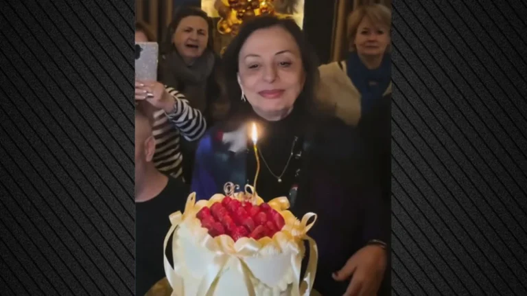 Xάρις Αλεξίου γενέθλια