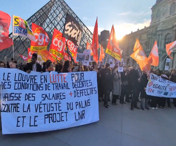 Σε απεργία οι εργαζόμενοι στο Λούβρο