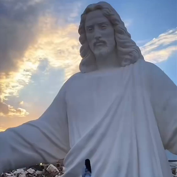 Κατασκευή αγάλματος Χριστού στην Αρμενία