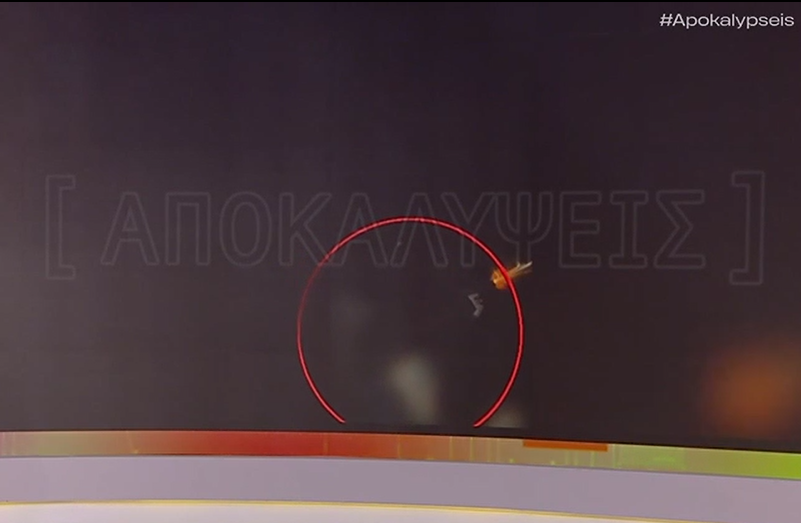 Γυναίκα αστυνομικός ρίχνει μπαλωθιές