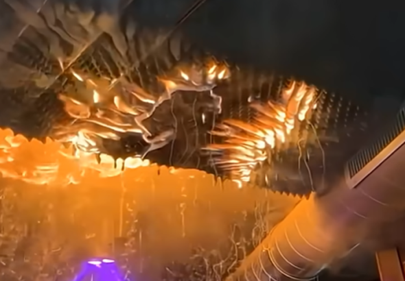 Φωτιά στο μπαρ Le Constellation