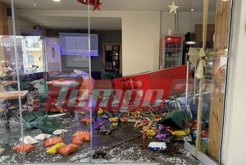 Σπασμένη καφετέρια στην Πάτρα