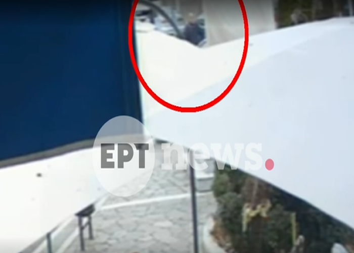 Οδηγός παρέσυρε αστυνομικό για μία κλήση