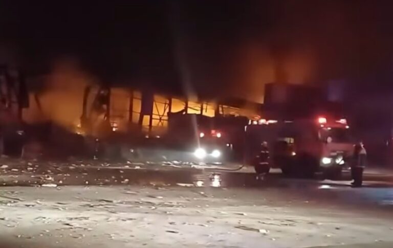 Φωτιά στο εργοστάσιο Βιολάντα στα Τρίκαλα