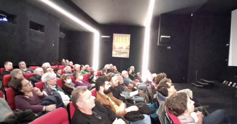 Παρίσι cinena le grand action projection le prototype