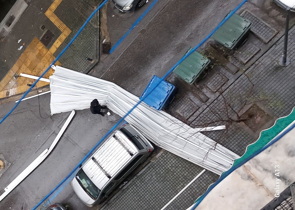 Θεσσαλονίκη πτώση τέντας