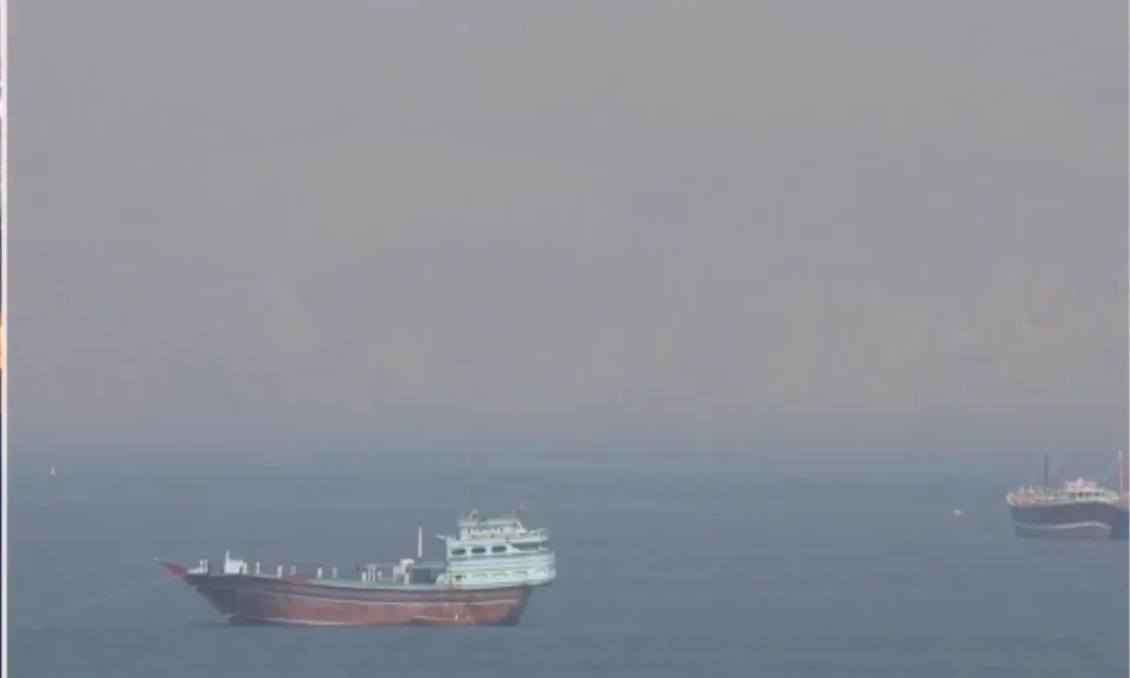 Πλοία στα στενά του Ορμούζ