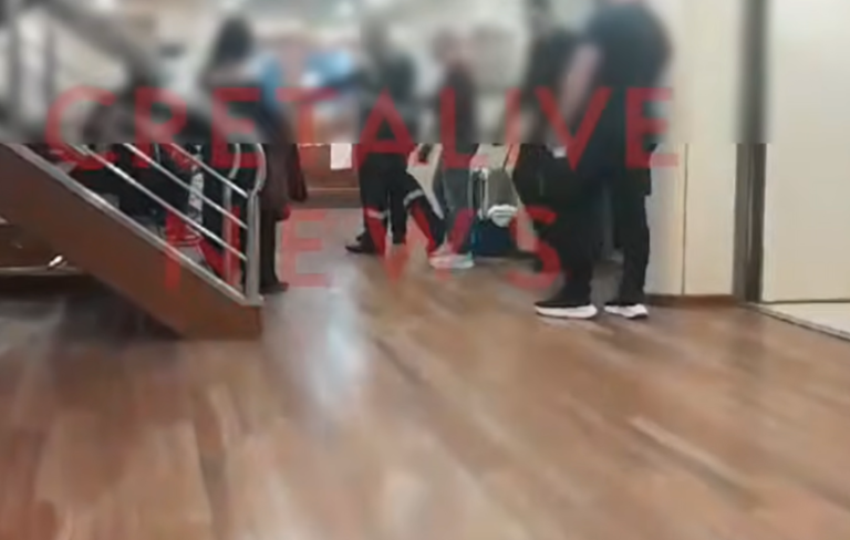 Γυμνός άντρας εισέβαλε σε καμπίνα μαθητριών