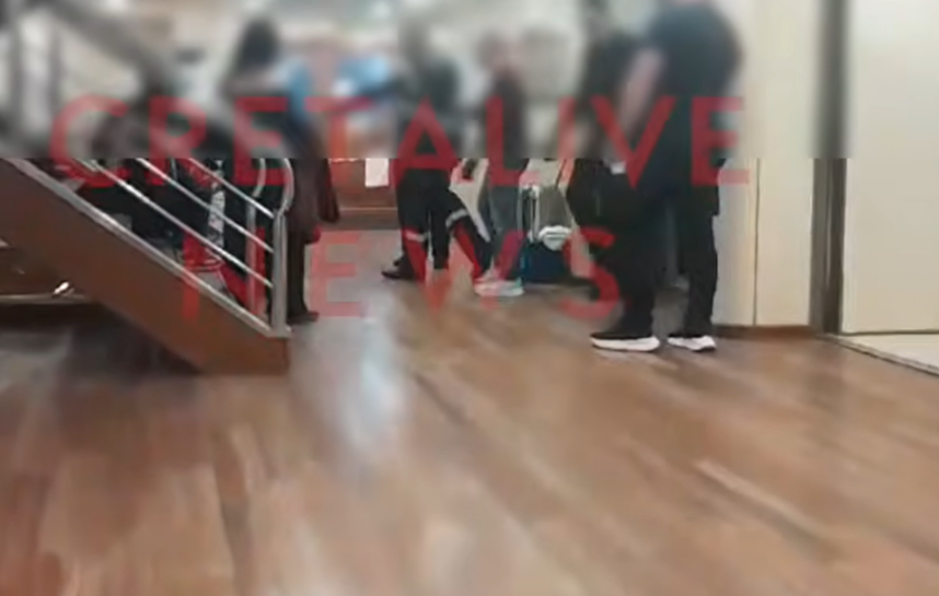 Γυμνός άντρας εισέβαλε σε καμπίνα μαθητριών