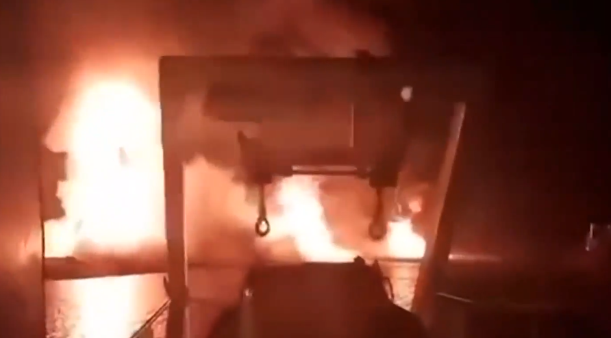 Φωτιά σε πλοίο στον Περσικό Κόλπο