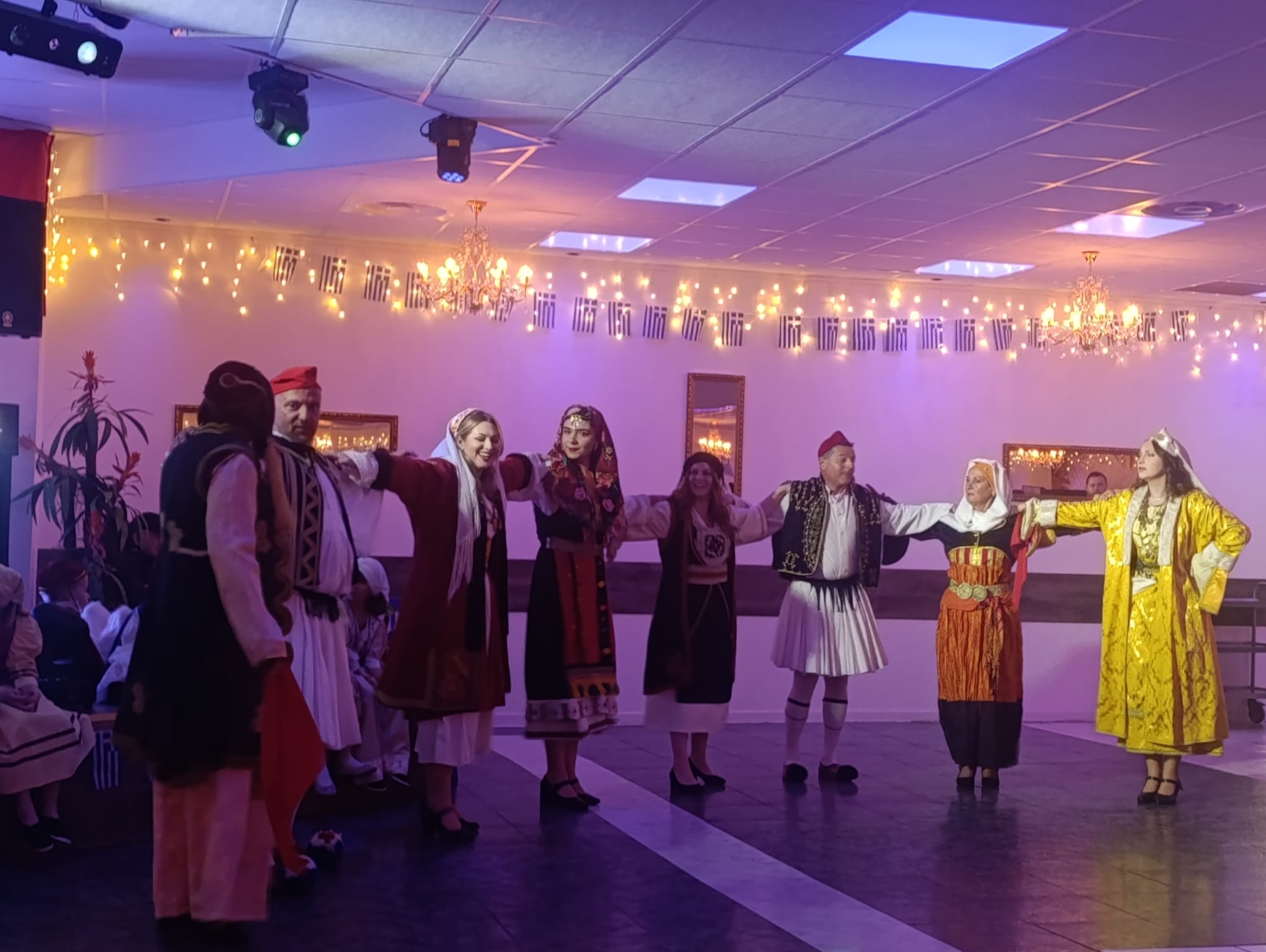 Μασσαλία παραδοσιακοί χοροί για τον εορτασμό της 25ης Μαρτίου