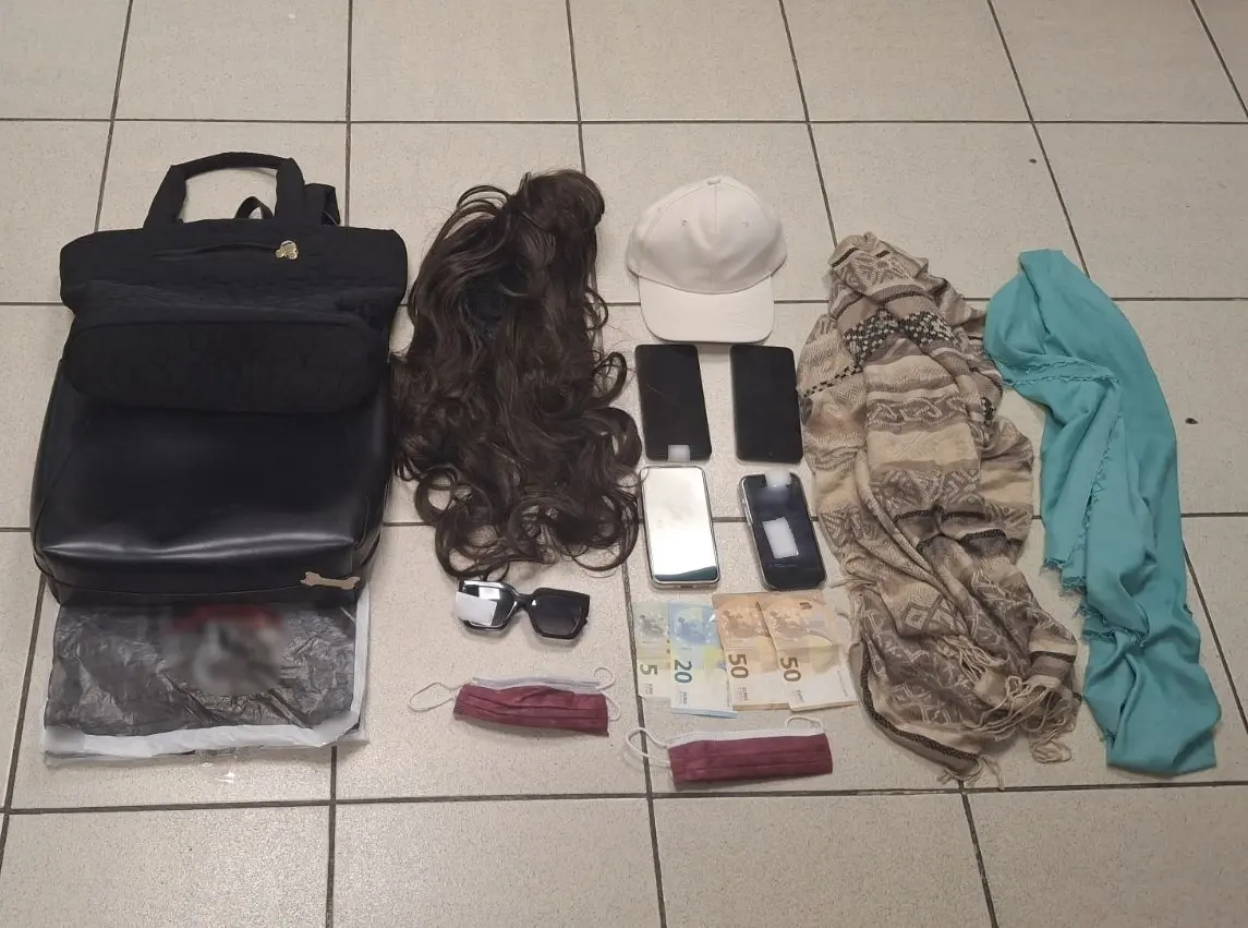 Σύλληψη σπείρας με τηλεφωνικές απάτες