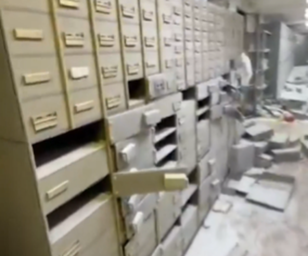 Ληστεία σε τράπεζα στη Νάπολη