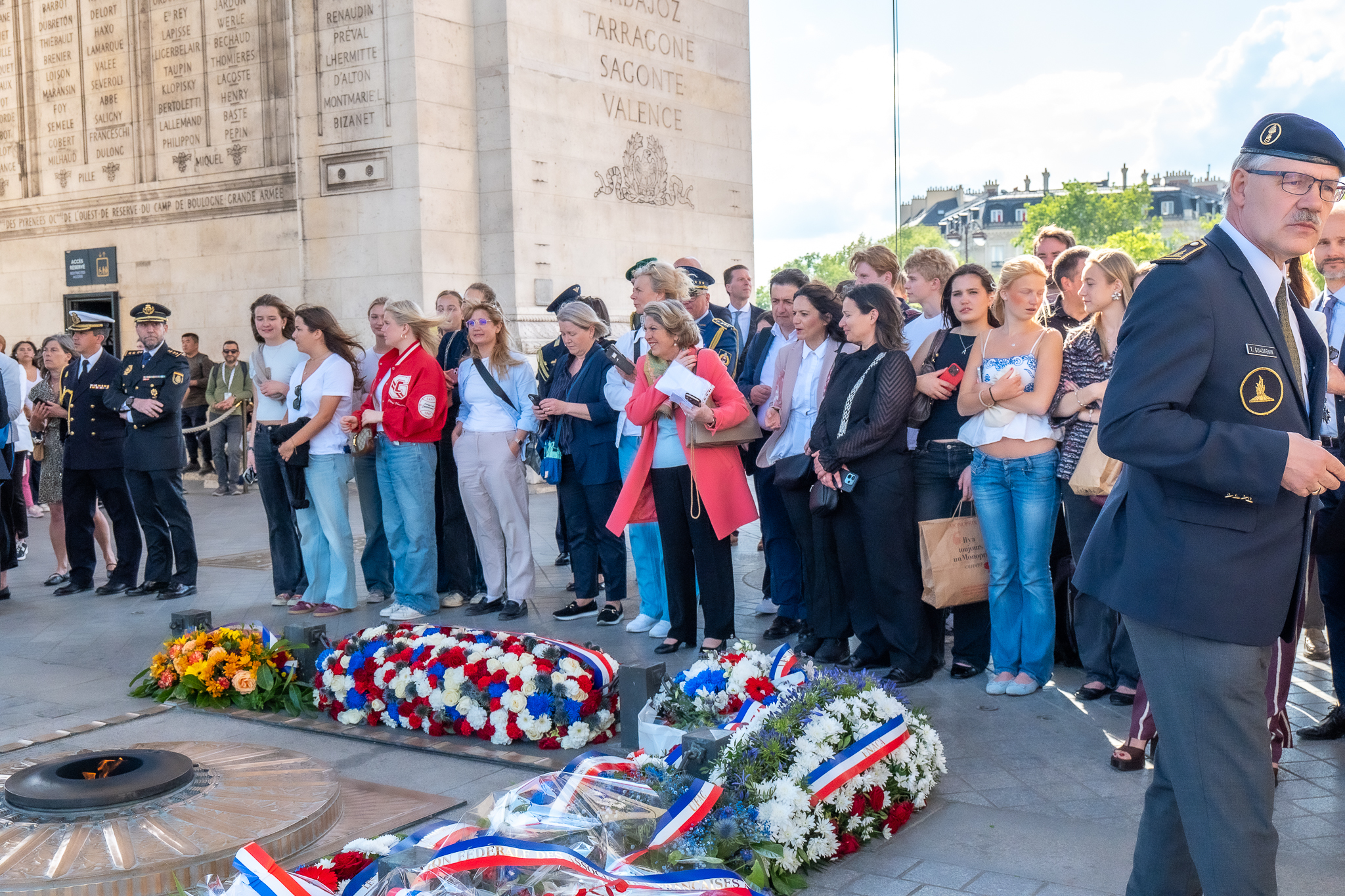 Journée de l' europe - Ravigage de la flamme Arc de Thriomphe