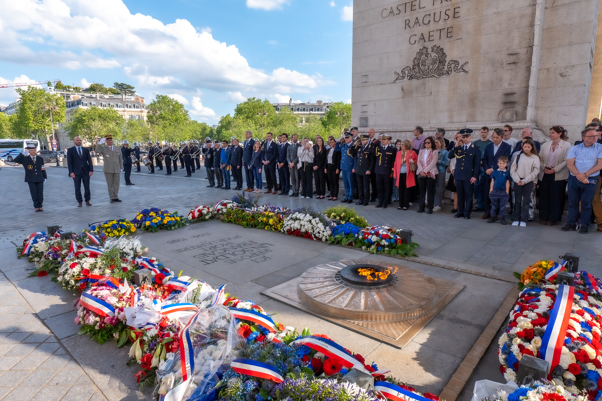 https://www.thesnewsline.com/imera-tis-evropis-i-anazopyrosi-tis-flogas-tou-agnostou-stratioti-stin-apsida-tou-thriamvou-foto-vinteo/