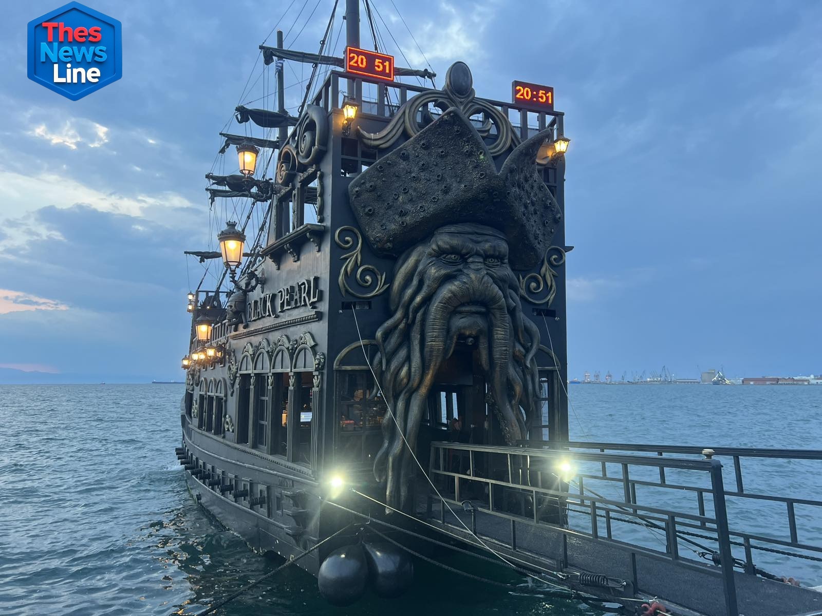 Black Pearl καραβάκι στον Θερμαϊκό