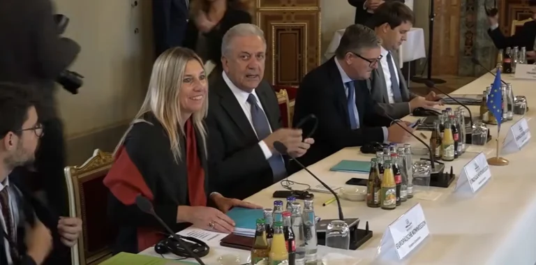 Δημήτρης Αβραμόπουλος