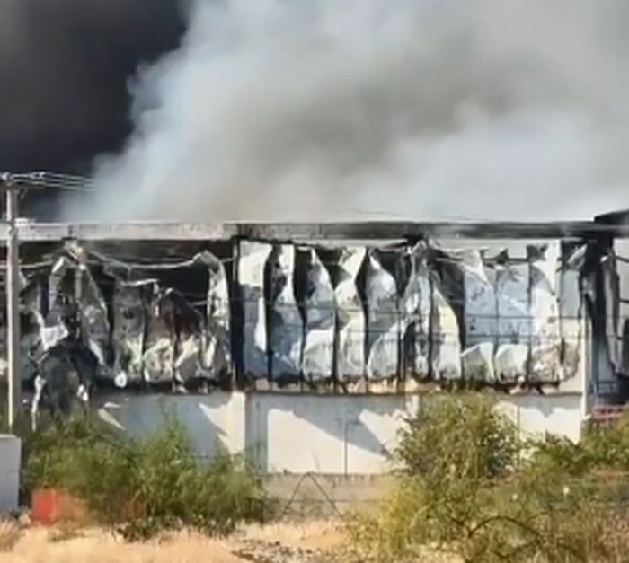 Φωτιά σε επιχείρηση στον Ασπρόπυργο