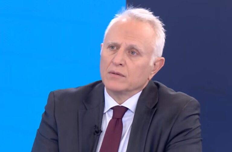 Γιάννης Ραγκούσης