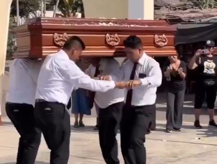 Los portadores Bailarines Περού