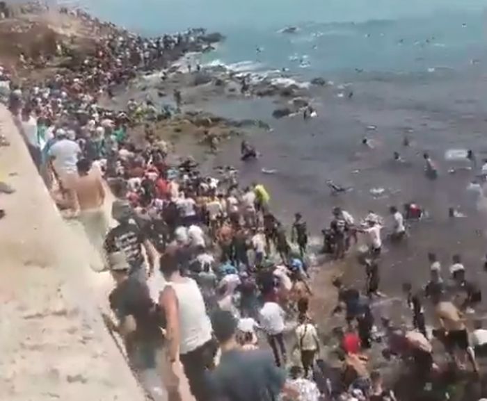 Παράνομοι μετανάστες στη Θεούτα Ισπανία