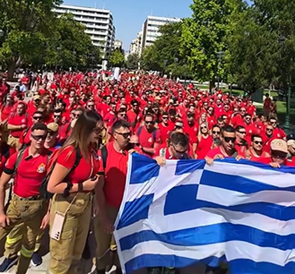 Διαμαρτυρία εποχικών πυροσβεστών