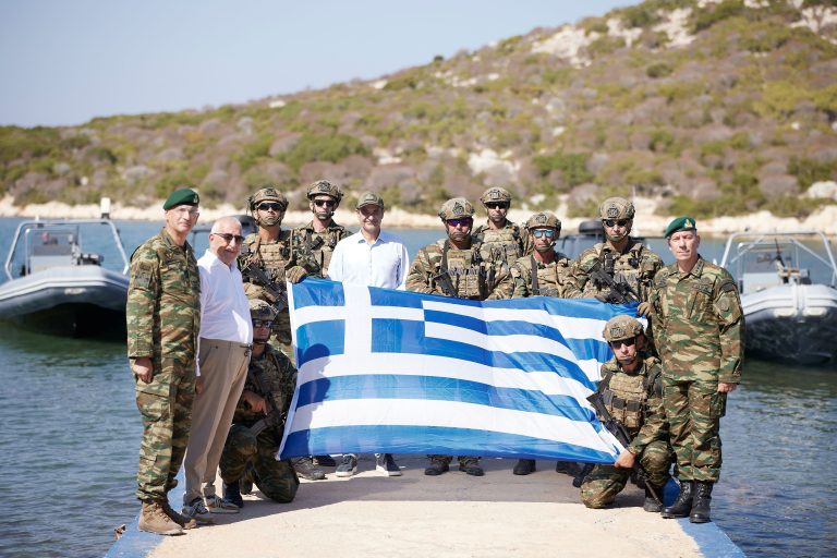 Κακλαμάνης και στρατός στο Καστελόριζο