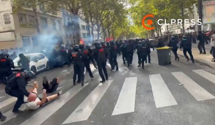 Επεισόδια μεταξύ διαδηλωτών και Αστυνομίας στο Παρίσι