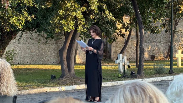 H Φανί Αρνταν στο Μεσολόγγι