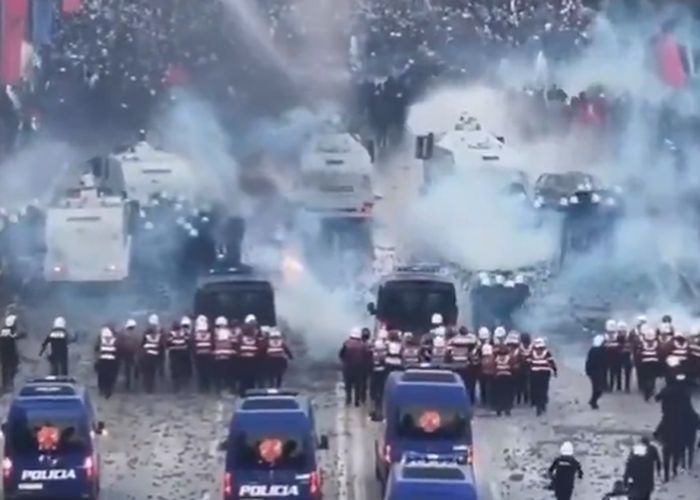 Διαδηλώσεις και επεισόδια στα Τίρανα Αλβανία